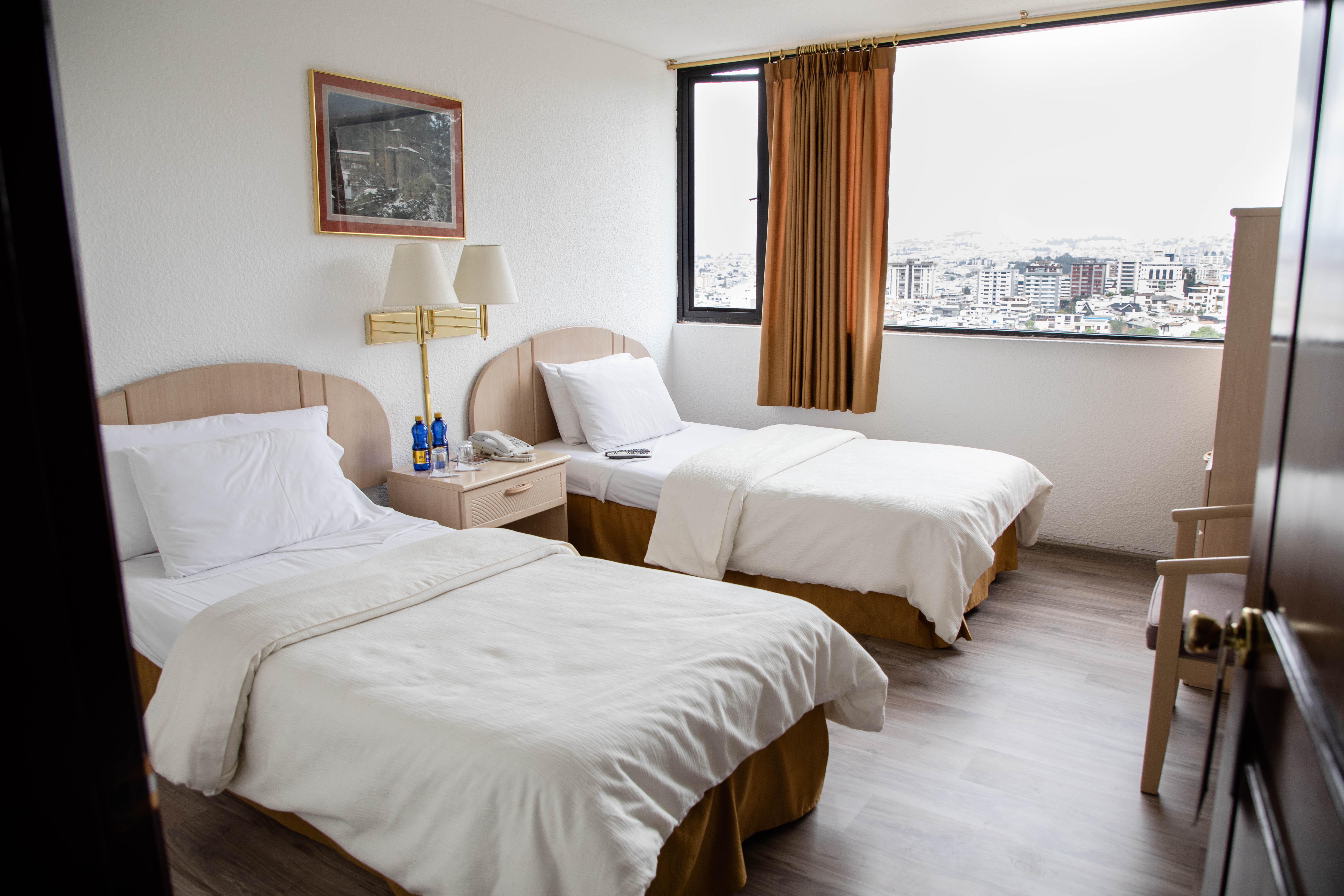 Stanford Suites Hotel Quito Exterior photo