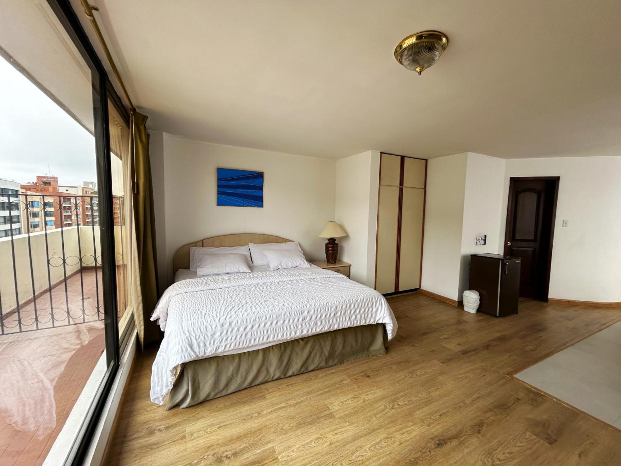 Stanford Suites Hotel Quito Exterior photo
