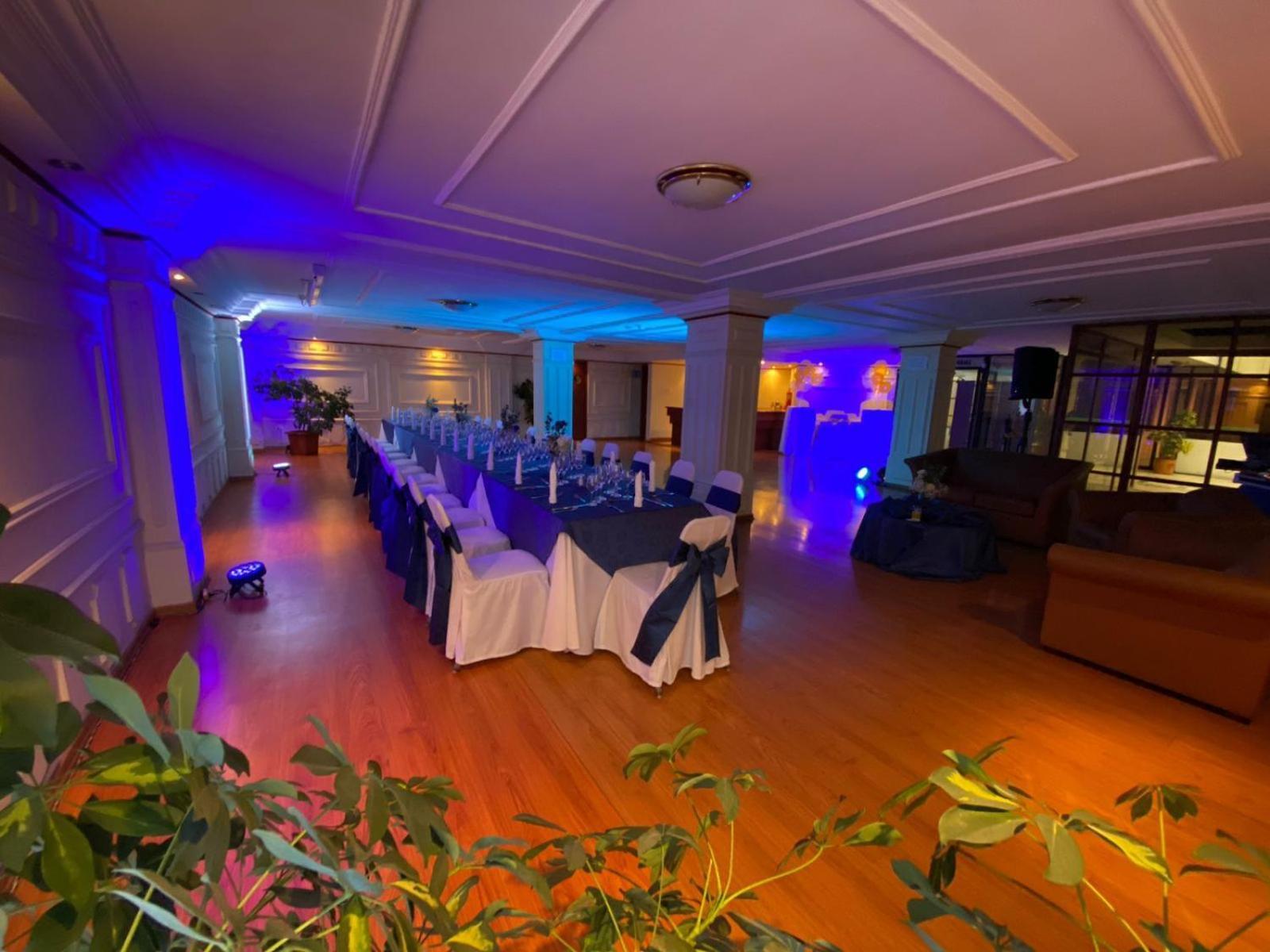 Stanford Suites Hotel Quito Exterior photo