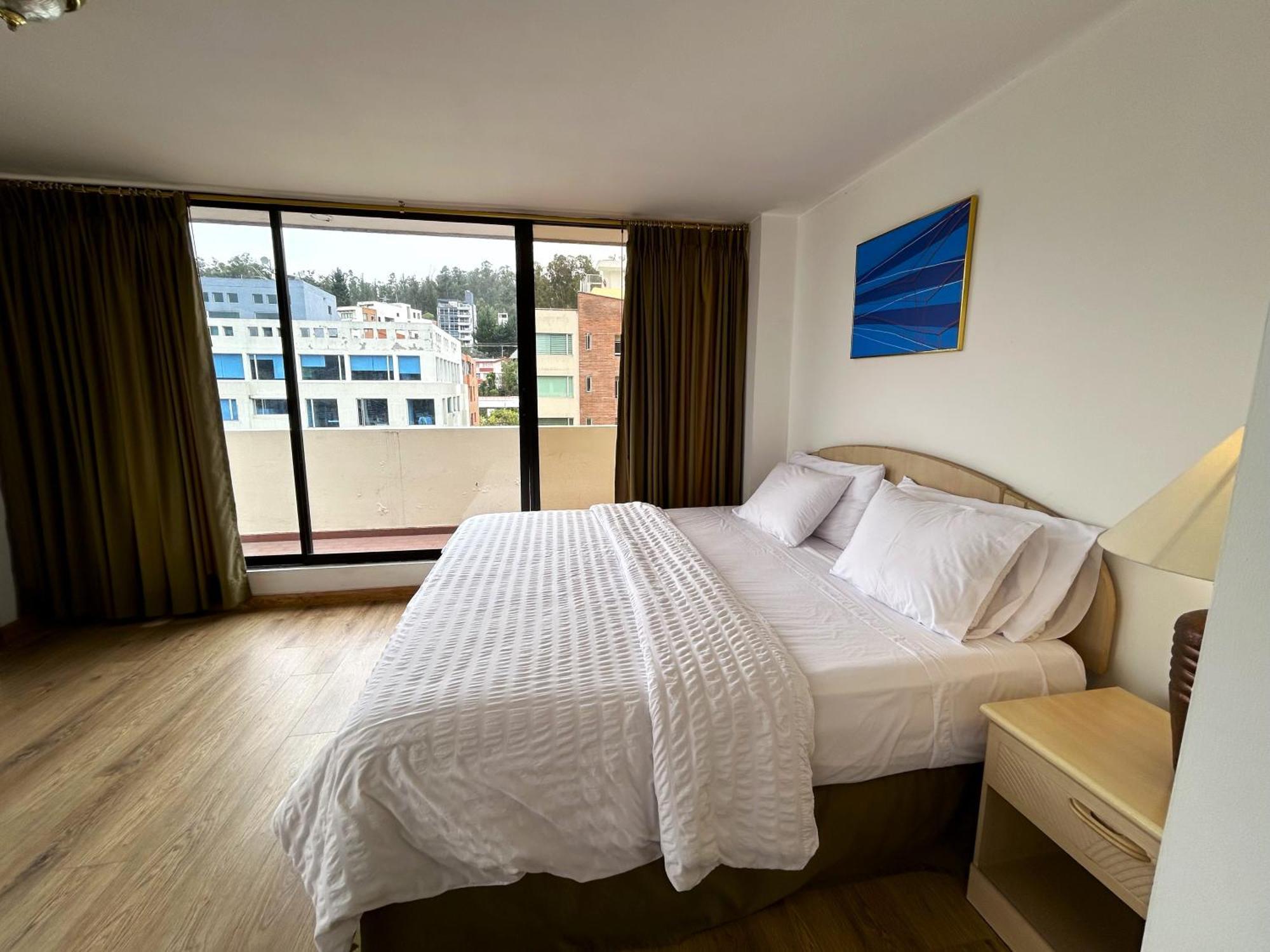Stanford Suites Hotel Quito Exterior photo