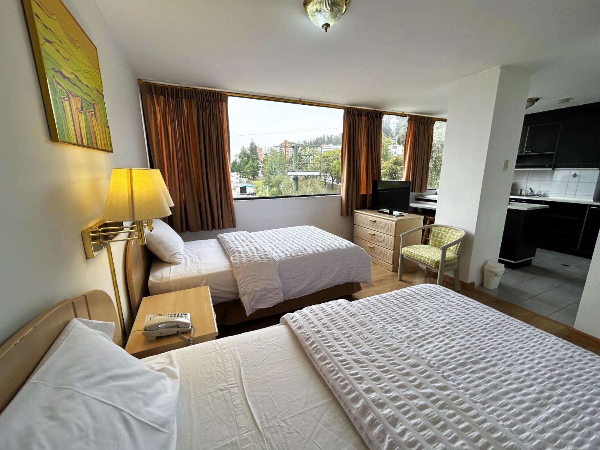 Stanford Suites Hotel Quito Exterior photo