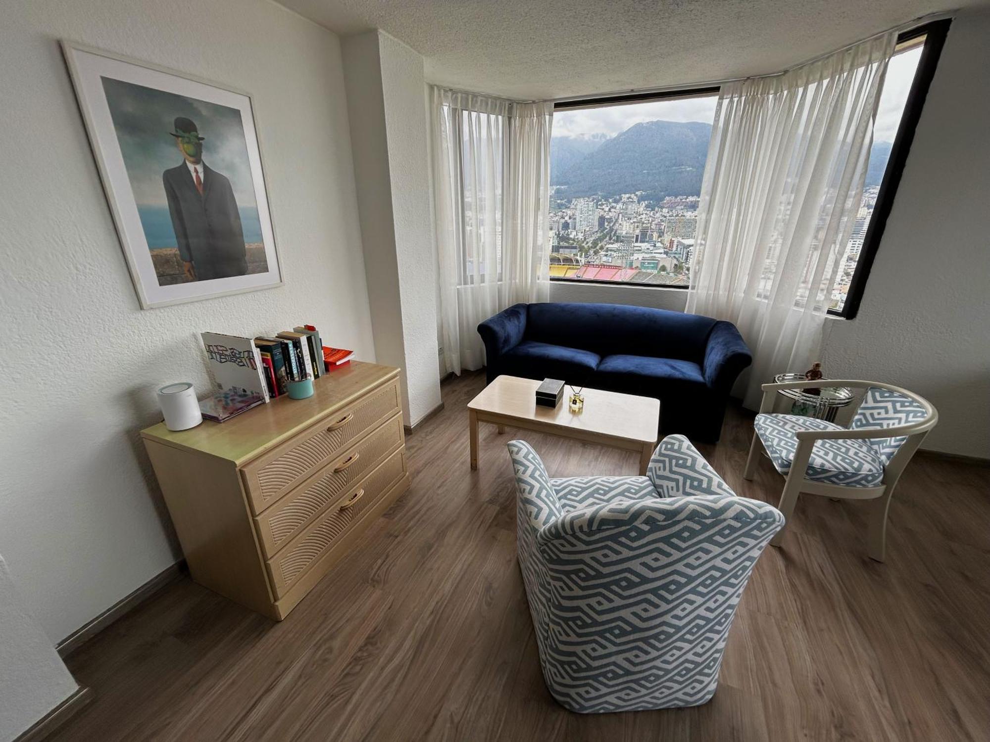 Stanford Suites Hotel Quito Room photo