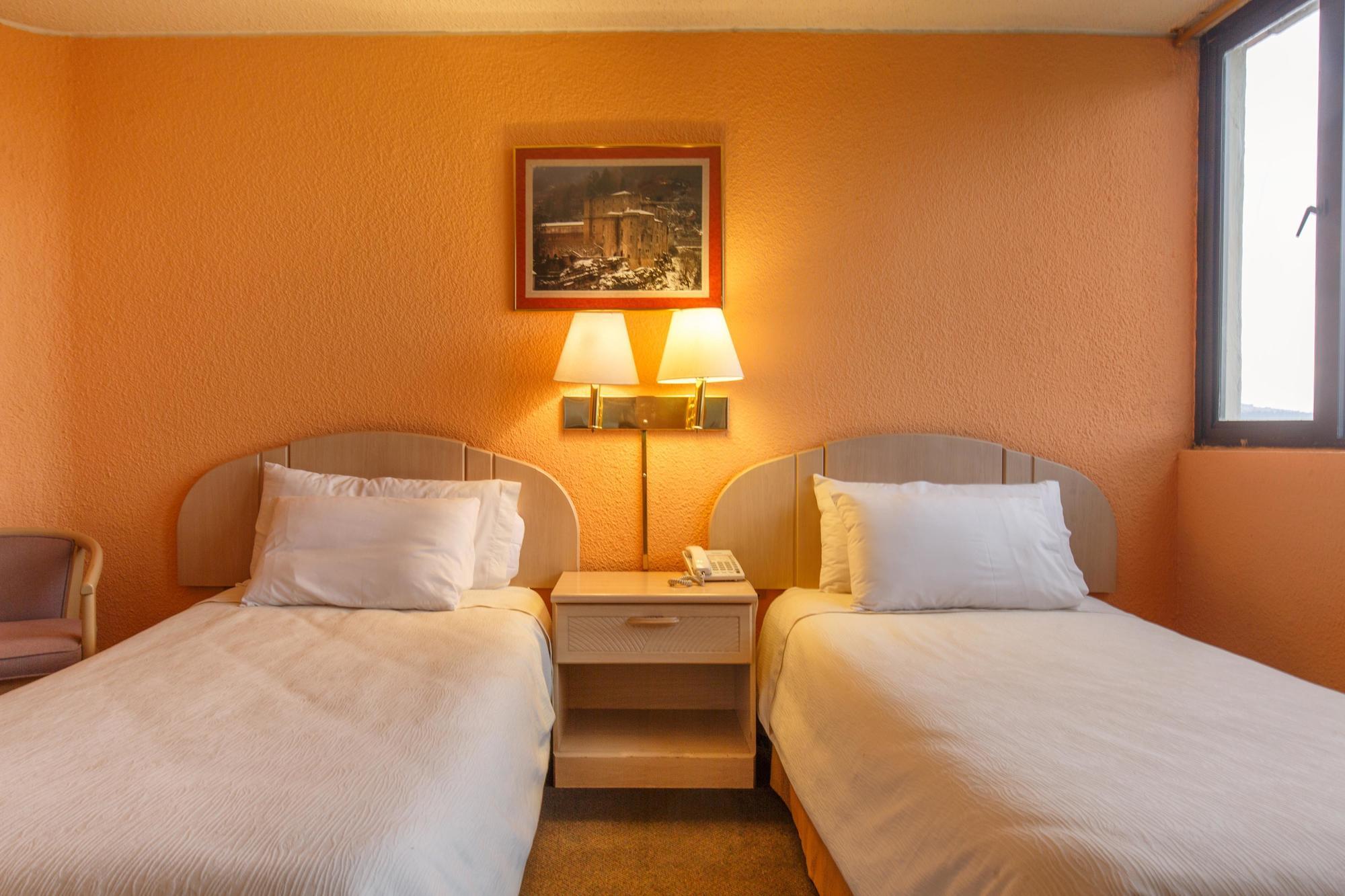 Stanford Suites Hotel Quito Exterior photo